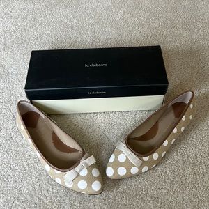 NWT Liz Claiborne Steffi Flat